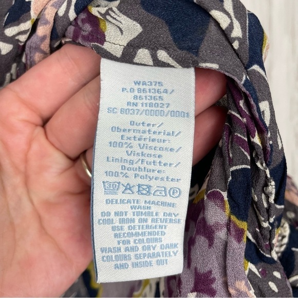 Anthropologie Boden silky floral blouse US 2 - Picture 4 of 6
